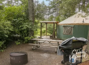 Wheelchair-Accessible Umpqua Yurt Offers Deluxe Accommodations