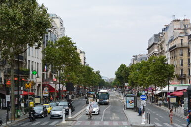 800px-Boulevard_du_Montparnasse_1,_Paris_24_August_2013